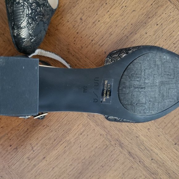 1920 Great Gasby complete outfit, dress, hat, gloves, shoes, feather headband - Picture 8 of 8